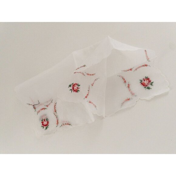 Vintage White Handkerchief With Floral Embroidery & Scalloped Edges - Picture 6 of 11